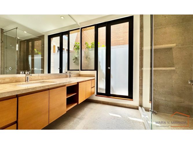 Apartamento de 2 alcobas en venta en Santa Barbara Alta, Bogotá, 193 m² · foto 4 de 24