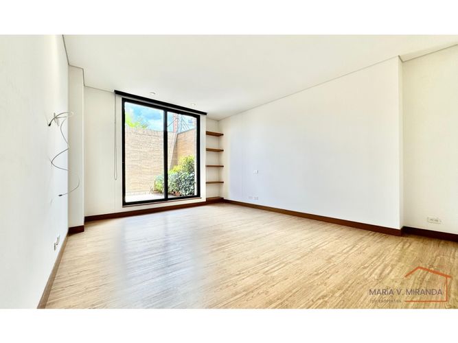 Apartamento de 2 alcobas en venta en Santa Barbara Alta, Bogotá, 193 m² · foto 8 de 24