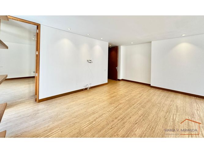 Apartamento de 2 alcobas en venta en Santa Barbara Alta, Bogotá, 193 m² · foto 9 de 24