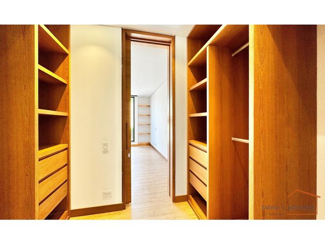 Apartamento de 2 alcobas en venta en Santa Barbara Alta, Bogotá, 193 m² · foto 17 de 24