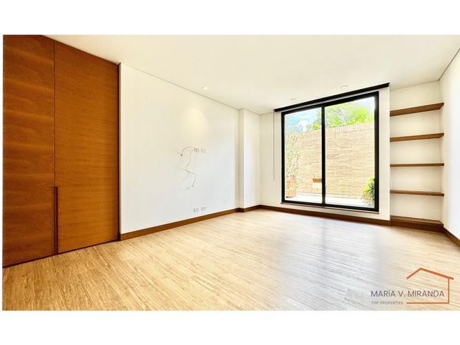 Apartamento de 2 alcobas en venta en Santa Barbara Alta, Bogotá, 193 m² · foto 18 de 24