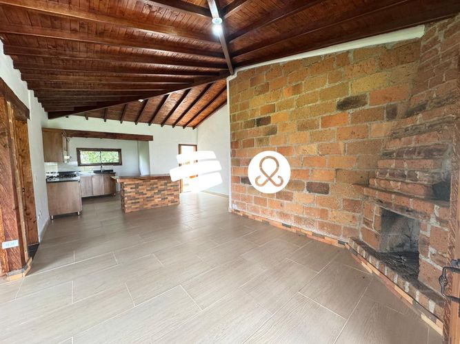 Finca en venta en Santa Elena, Medellín, 1320 m² · foto 5 de 12