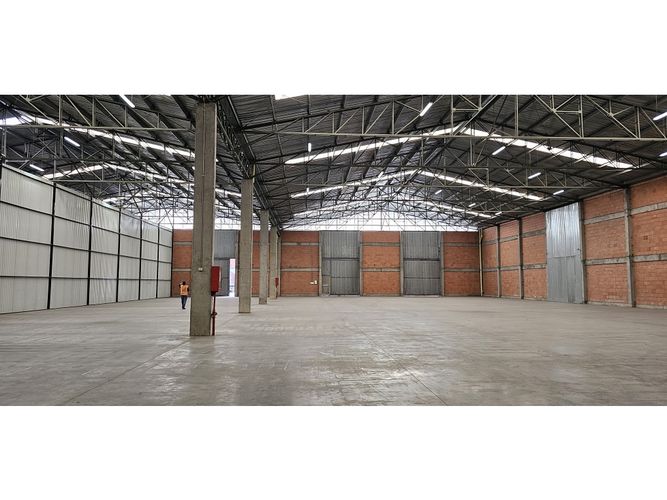 Bodega en arriendo en Centro, Mosquera, 2750 m² · foto 5 de 12