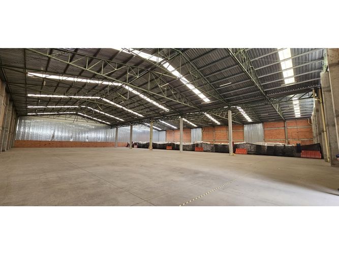 Bodega en arriendo en Centro, Mosquera, 2750 m² · foto 6 de 12