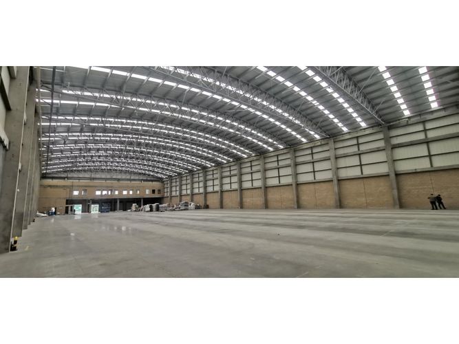 Bodega en arriendo en Siberia, Cota, 2100 m² · foto 4 de 12