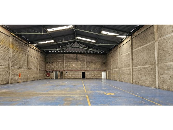 Bodega en arriendo en Las Villas De Mosquera, Mosquera, 1375 m² · foto 3 de 10