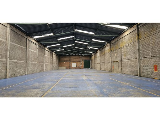 Bodega en arriendo en Las Villas De Mosquera, Mosquera, 1375 m² · foto 4 de 10