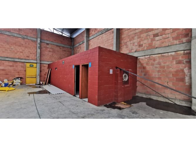 Bodega en arriendo en Las Villas De Mosquera, Mosquera, 1375 m² · foto 10 de 10