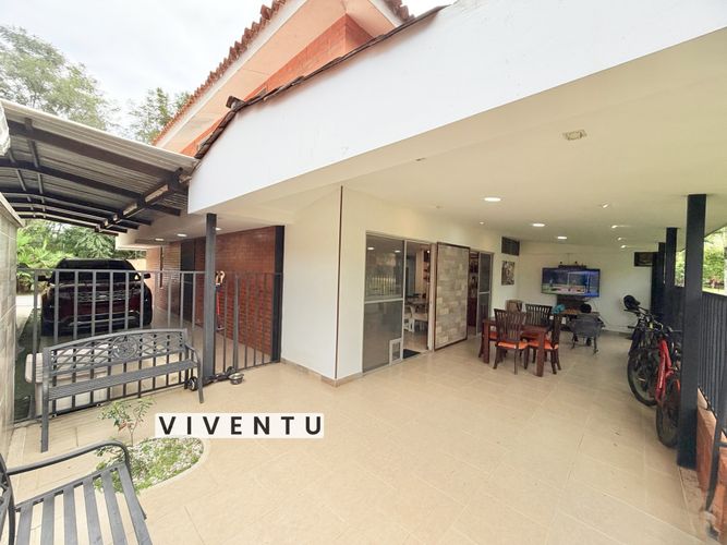 Casa de 4 alcobas en venta en El Castillo, Jamundí, 223 m² · foto 3 de 21