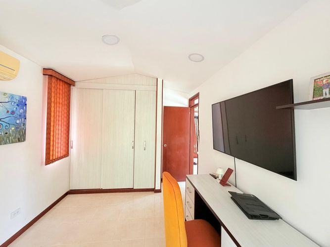 Casa de 4 alcobas en venta en El Castillo, Jamundí, 223 m² · foto 8 de 21