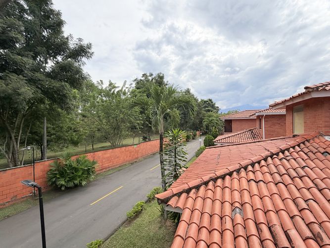Casa de 4 alcobas en venta en El Castillo, Jamundí, 223 m² · foto 17 de 21