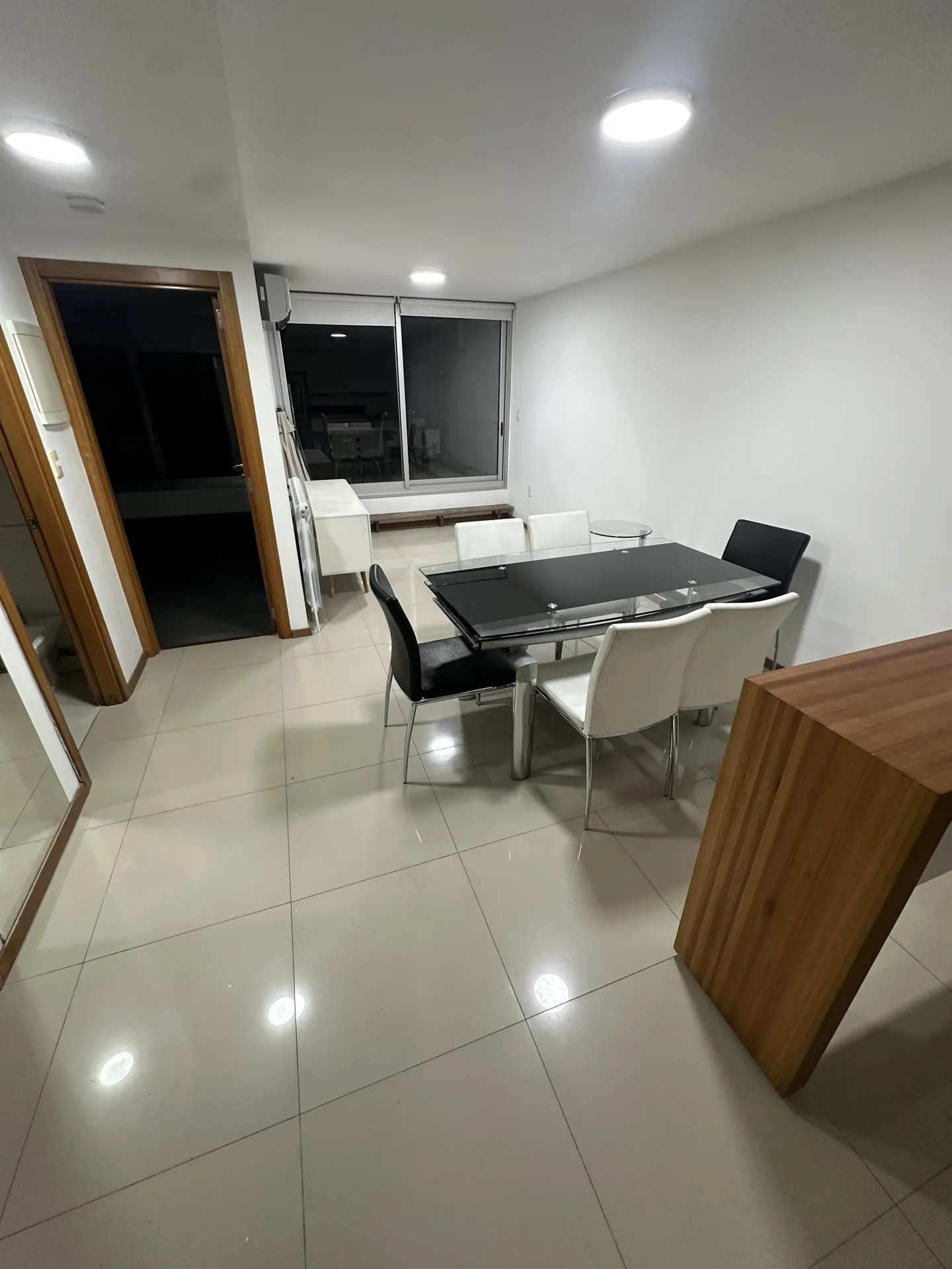 ALQUILER | Apartamento amoblado de 1 dormitorio en la Rambla con patio y garage