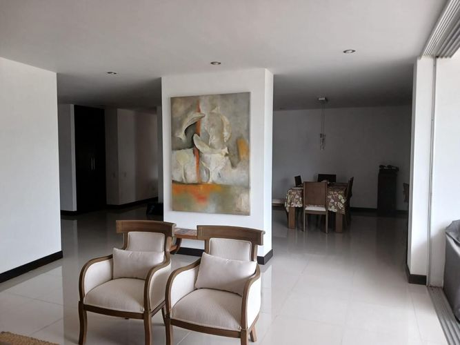 Apartamento de 4 alcobas en venta en Santa Teresita, Cali, 245 m² · foto 14 de 24