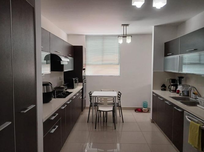 Apartamento de 4 alcobas en venta en Santa Teresita, Cali, 245 m² · foto 12 de 24