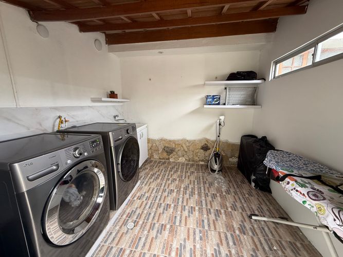 Casa de 4 alcobas en venta en San Jose De Bavaria, Bogotá, 214 m² · foto 4 de 20