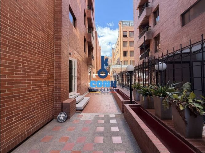 Apartamento de 1 alcoba en venta en Chico Norte, Bogotá, 66 m² · foto 4 de 19