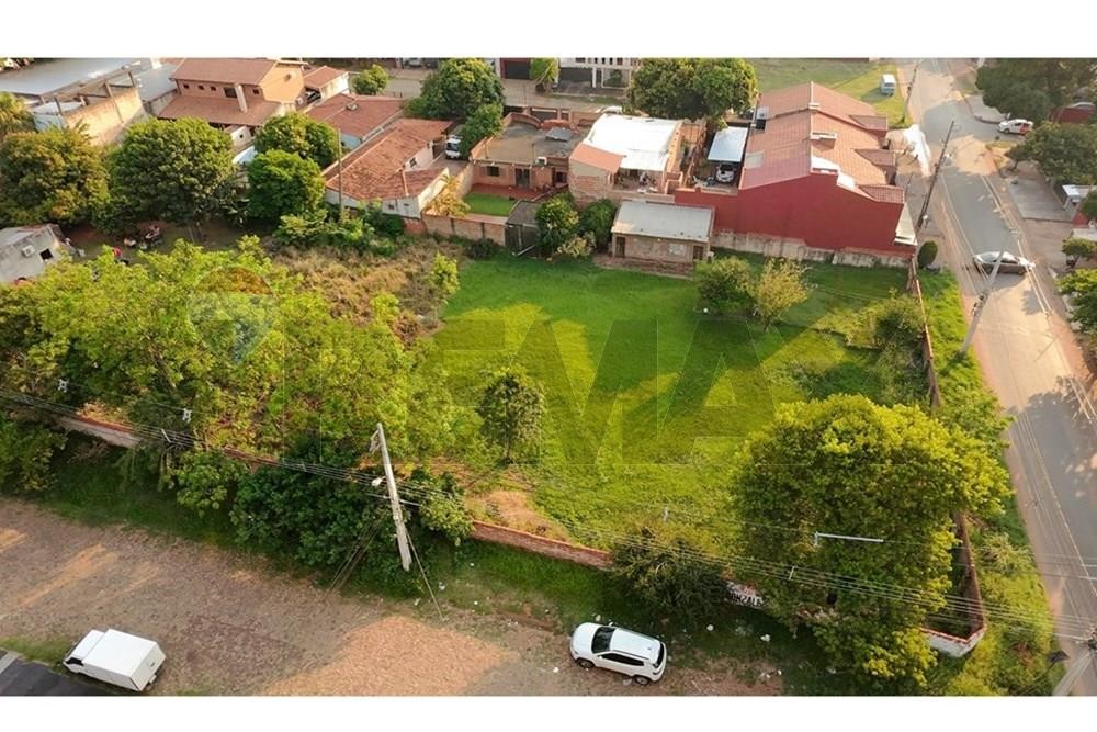 EN VENTA IMPONENTE TERRENO DE 2568 M2 EN ESQUINA — foto 3