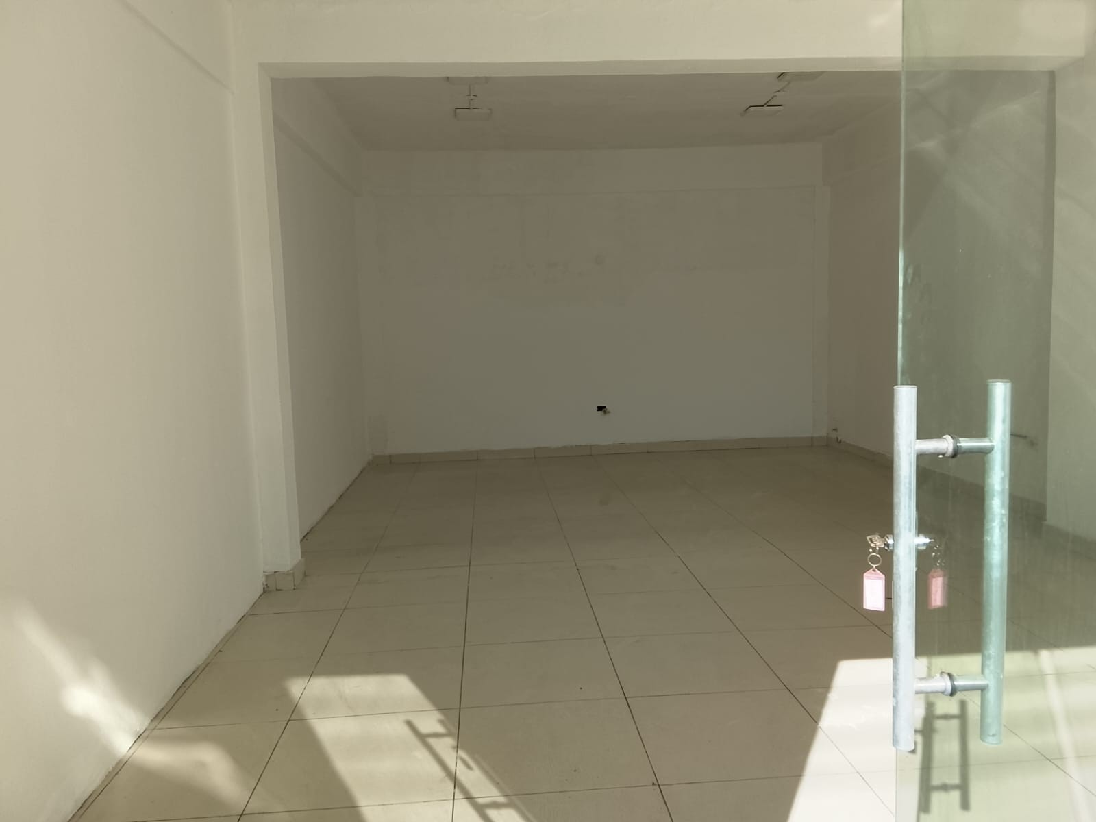 ? ¡Alquilo Salón Comercial en Planta Baja! — foto 3