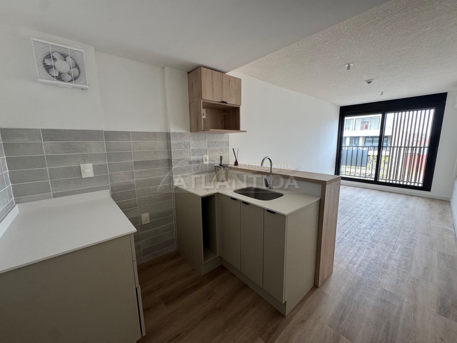 Alquiler Apartamento 1 Dormitorio Con Aire Acondicionado Y Calefón + Amenities. La Blanqueada, Joanicó Y Herrera. Inm Atlántida