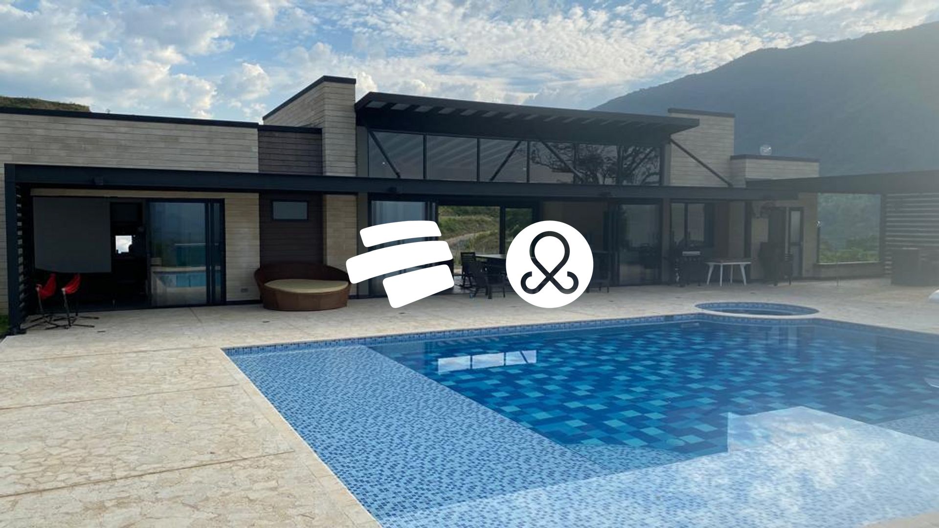 Finca en venta en San Benito, Medellín, 2700 m² · foto 2 de 19