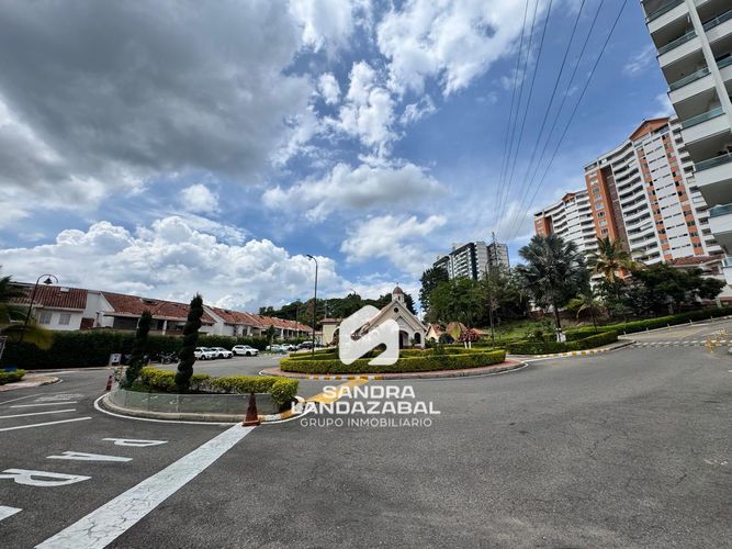 Apartamento de 4 alcobas en venta en Mediterrane, Floridablanca, 200 m² · foto 2 de 15