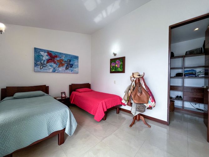 Casa de 4 alcobas en venta en Pance, Cali, 280 m² · foto 2 de 24