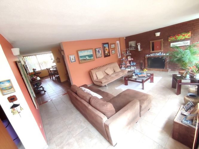Casa de 4 alcobas en venta en Niza, Bogotá, 365 m² · foto 5 de 20