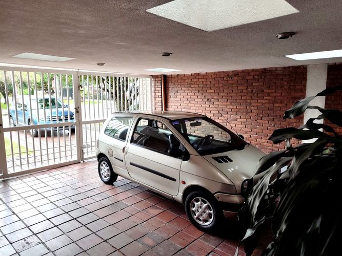 Casa de 4 alcobas en venta en Niza, Bogotá, 365 m² · foto 3 de 20