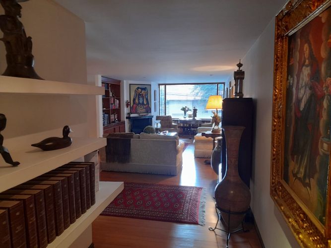 Apartamento de 2 alcobas en venta en Santa Barbara, Bogotá, 152 m² · foto 3 de 24