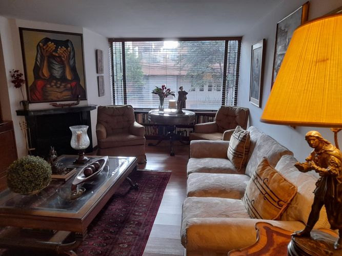 Apartamento de 2 alcobas en venta en Santa Barbara, Bogotá, 152 m² · foto 2 de 24