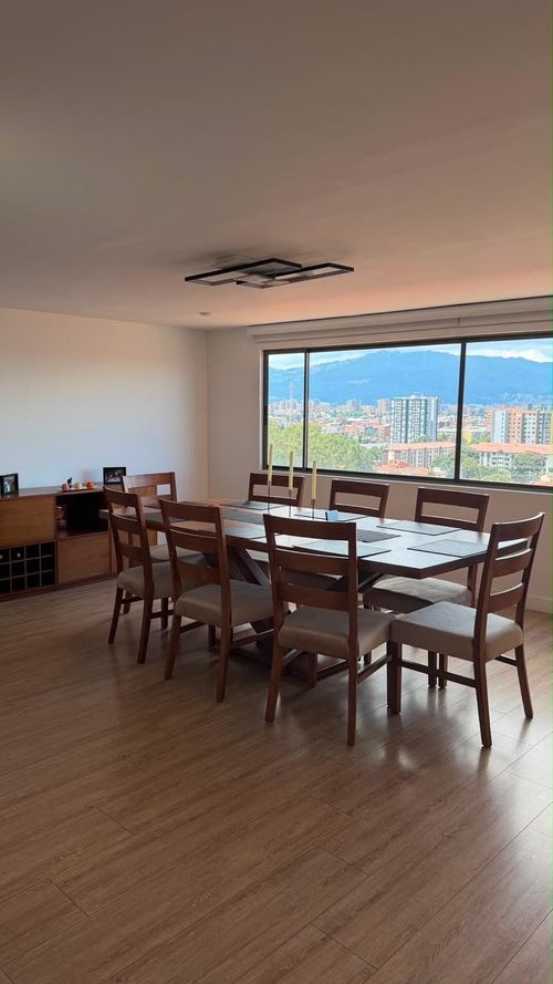 Apartamento de 3 alcobas en venta en Colina Campestre, Bogotá, 335 m² · foto 2 de 24
