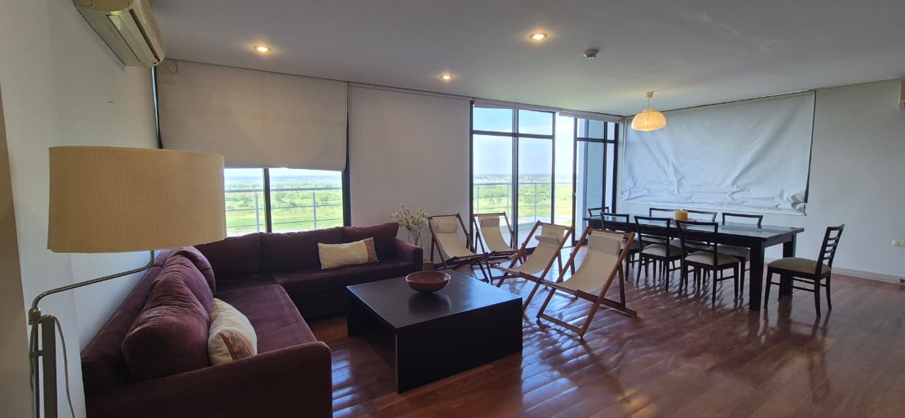 VENDO PENHOUSE AMOBLADO EN ZONA DEL YACHT - foto 1