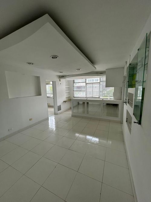 Local en arriendo en Prados Del Norte, Cali, 120 m² · foto 2 de 8