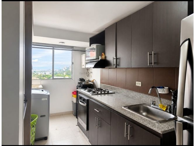 Apartamento de 3 alcobas en venta en La Pilarica, Medellín, 77 m² · foto 2 de 12