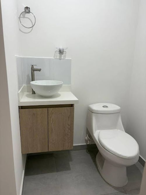 Local en arriendo en La Gloria, Itagüí, 98 m² · foto 4 de 8