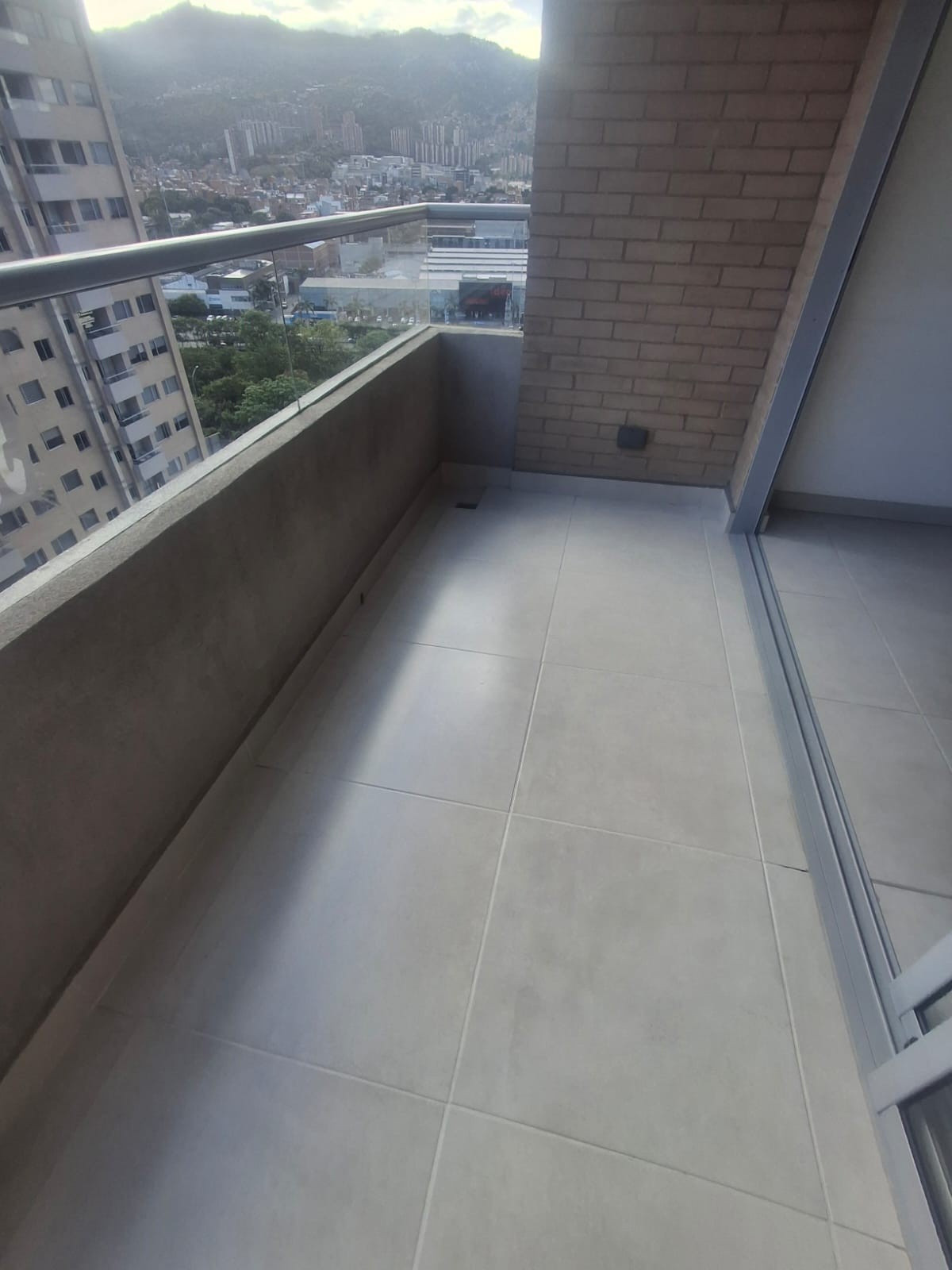 Apartamento en arriendo en El Portal, Envigado · foto 2 de 16