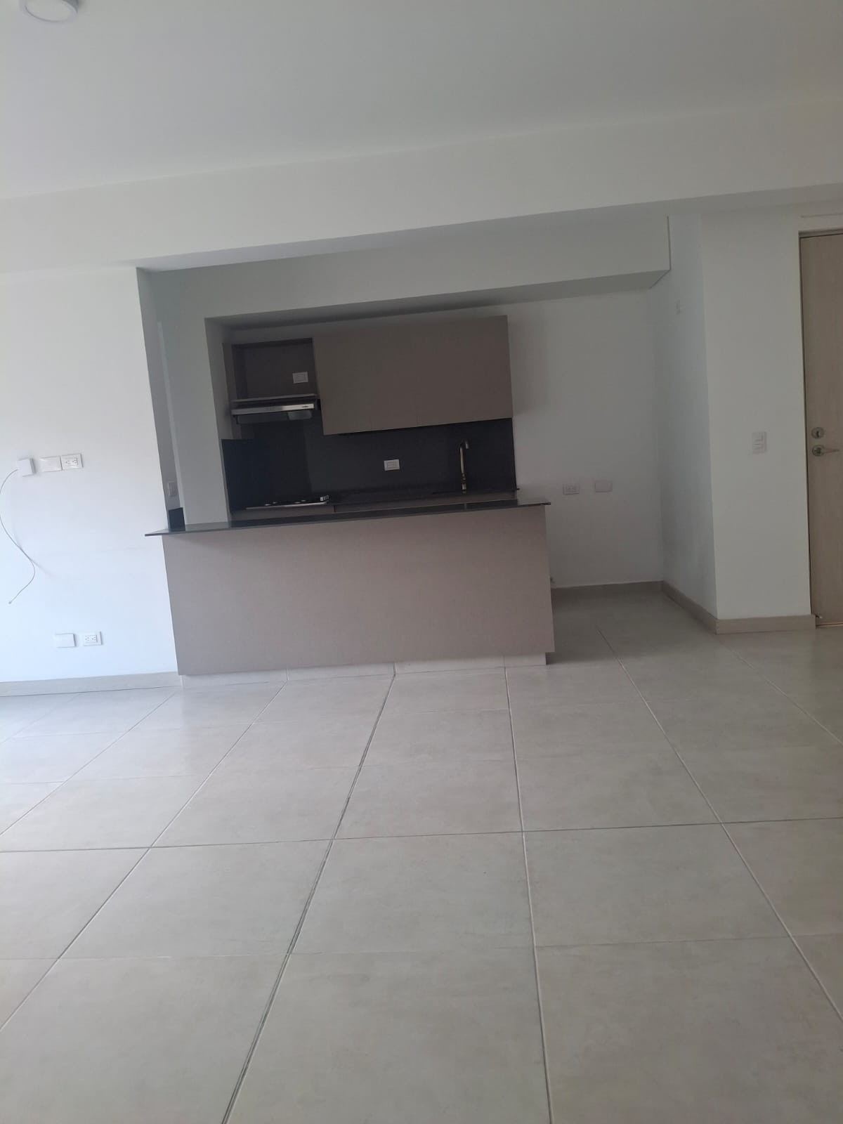 Apartamento en arriendo en El Portal, Envigado · foto 3 de 16