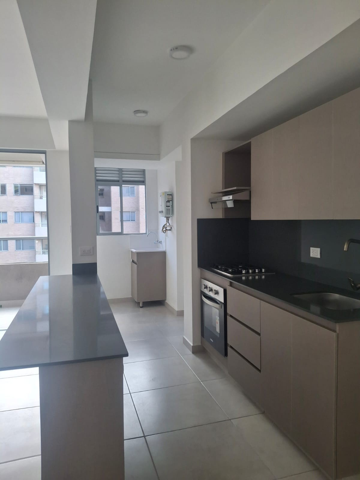 Apartamento en arriendo en El Portal, Envigado · foto 5 de 16