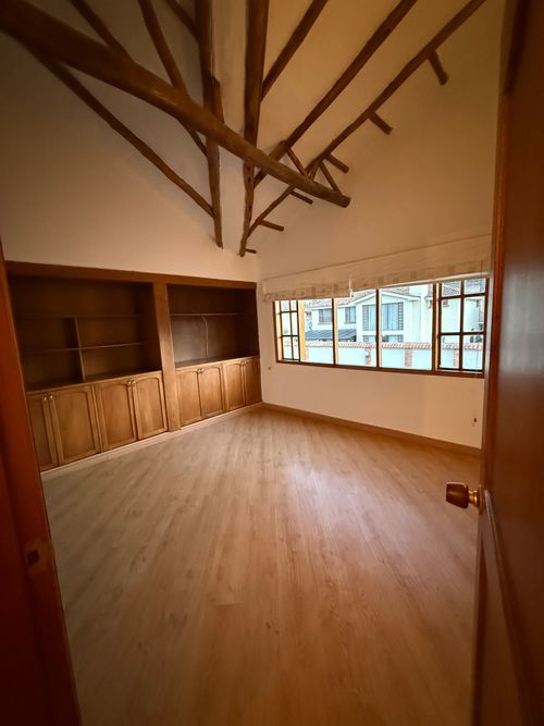 Casa de 4 alcobas en venta en San Jose De Bavaria, Bogotá, 250 m² · foto 23 de 24