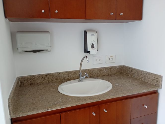 Consultorio en arriendo en El Poblado, Medellín, 44 m² · foto 11 de 11