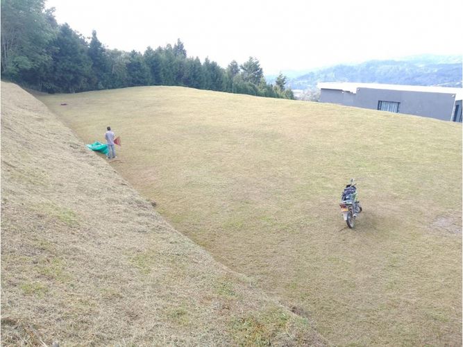 Lote en venta en Monta�Ez, Guarne, 2555 m² · foto 4 de 8