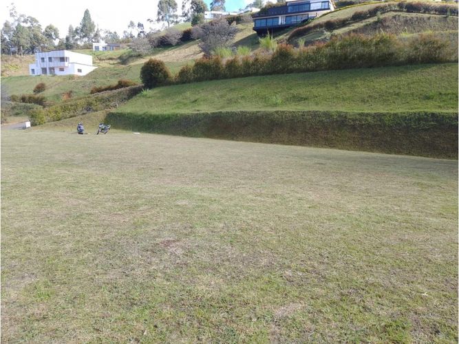 Lote en venta en Monta�Ez, Guarne, 2555 m² · foto 5 de 8