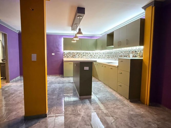 Oficina en venta en El Poblado, Medellín, 220 m² · foto 5 de 9