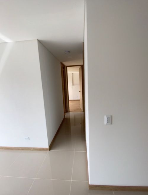 Apartamento de 2 alcobas en venta en San Remo, Sabaneta, 65 m² · foto 4 de 12