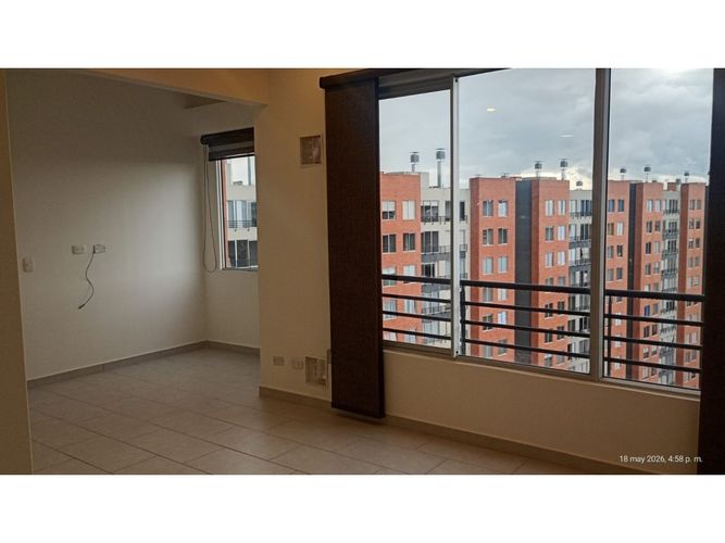 Apartamento de 2 alcobas en venta en El Cortijo, Madrid, 50 m² · foto 3 de 16