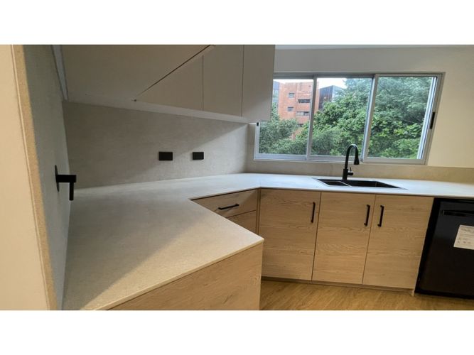Apartamento de 3 alcobas en arriendo en Patio Bonito, Medellín, 210 m² · foto 2 de 24
