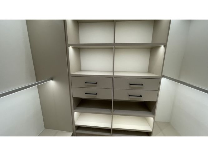 Apartamento de 3 alcobas en arriendo en Patio Bonito, Medellín, 210 m² · foto 6 de 24