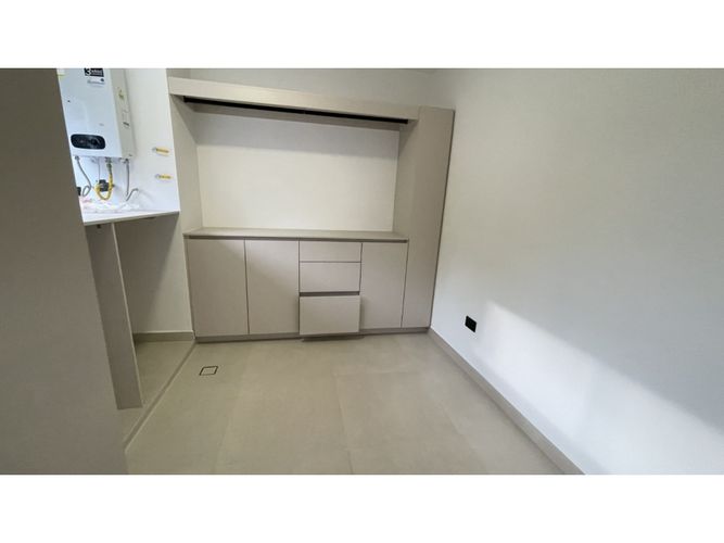 Apartamento de 3 alcobas en arriendo en Patio Bonito, Medellín, 210 m² · foto 18 de 24
