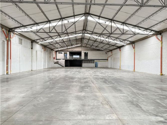 Bodega en arriendo en La Esmeralda, Itagüí, 2026 m² · foto 4 de 17