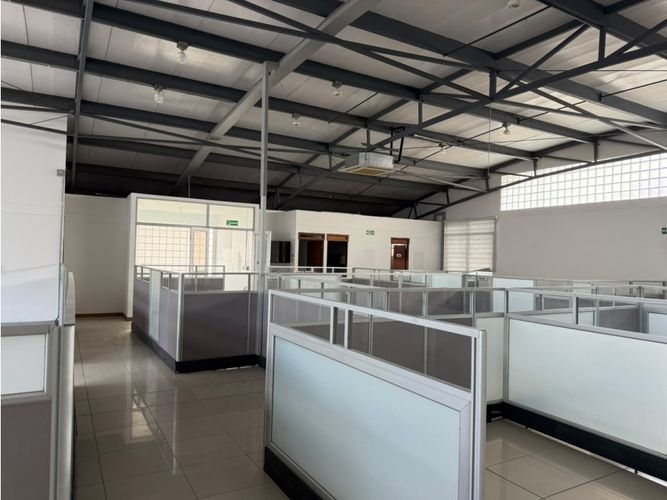 Bodega en arriendo en La Esmeralda, Itagüí, 2026 m² · foto 14 de 17